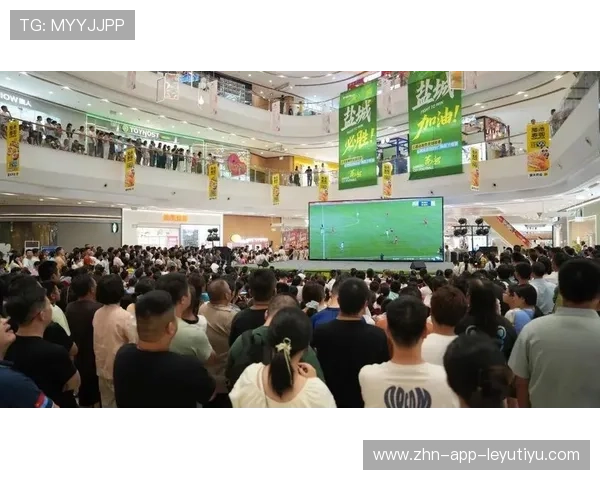 国内联赛首次实行夜市赛，观赛人群激增