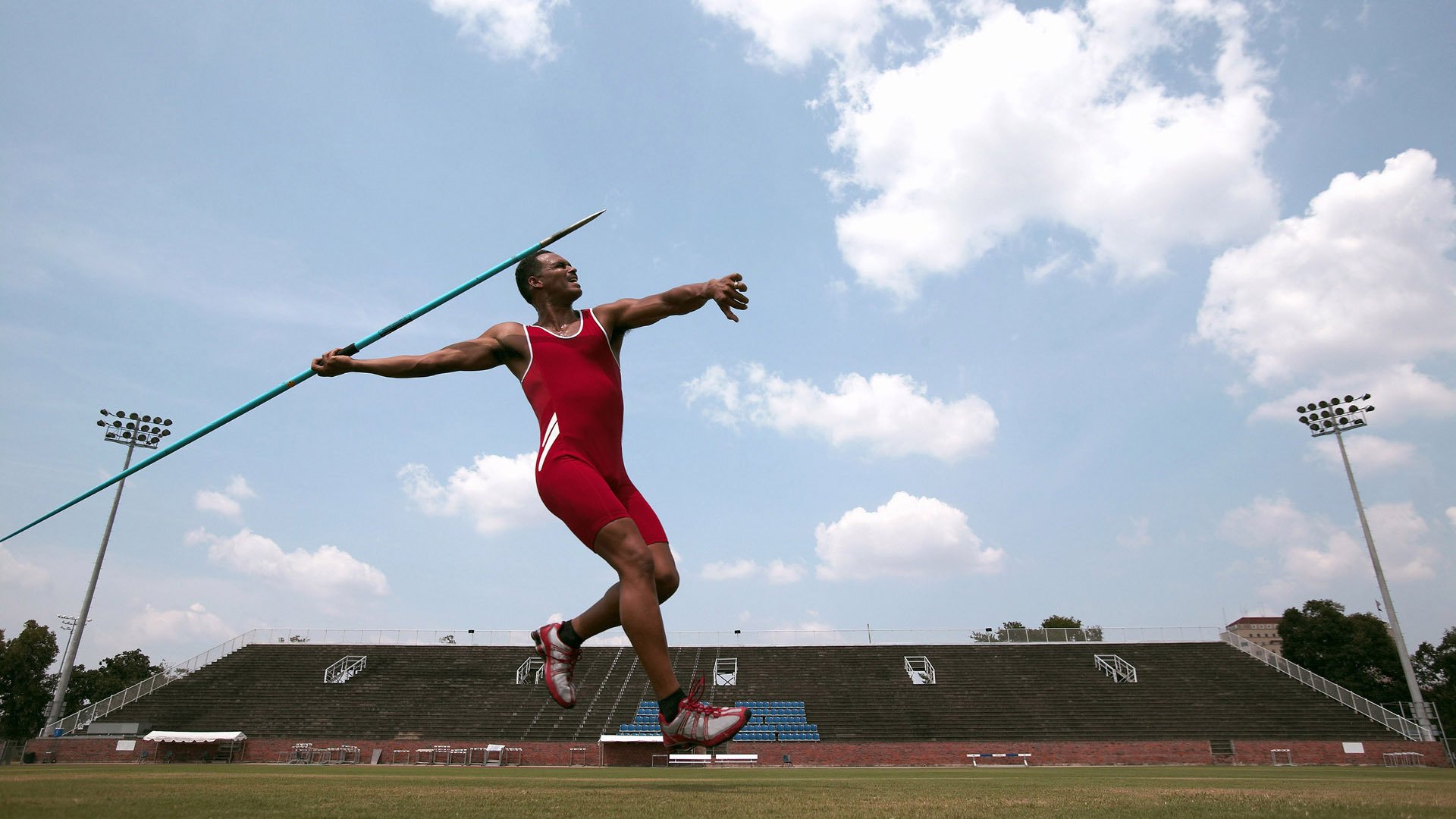 国家队战术风格过于依赖单一球员特性,国家队阵型