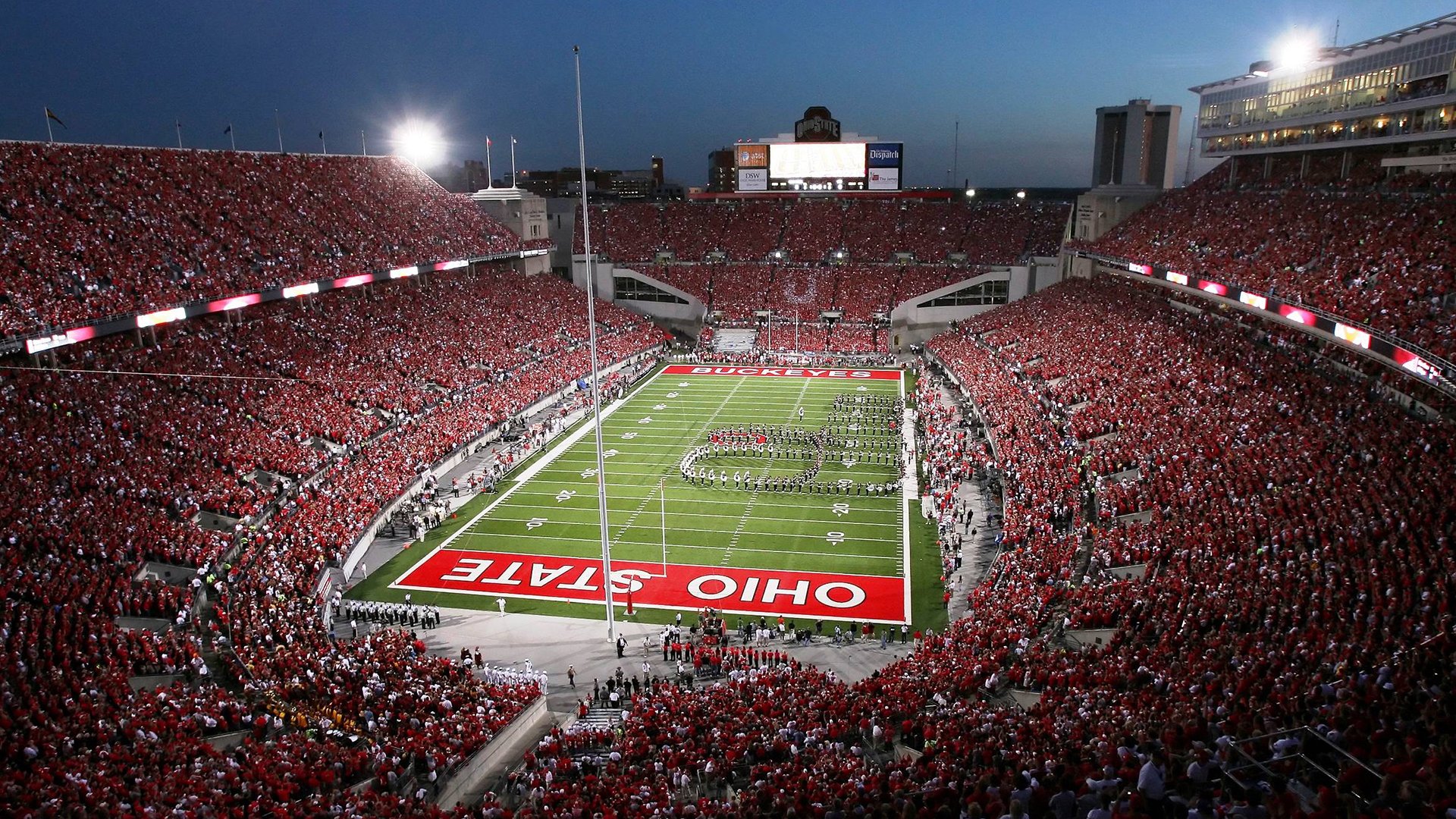 赛事平台启动球迷采访计划记录他们眼中的感动与热血瞬间，足球球迷采访